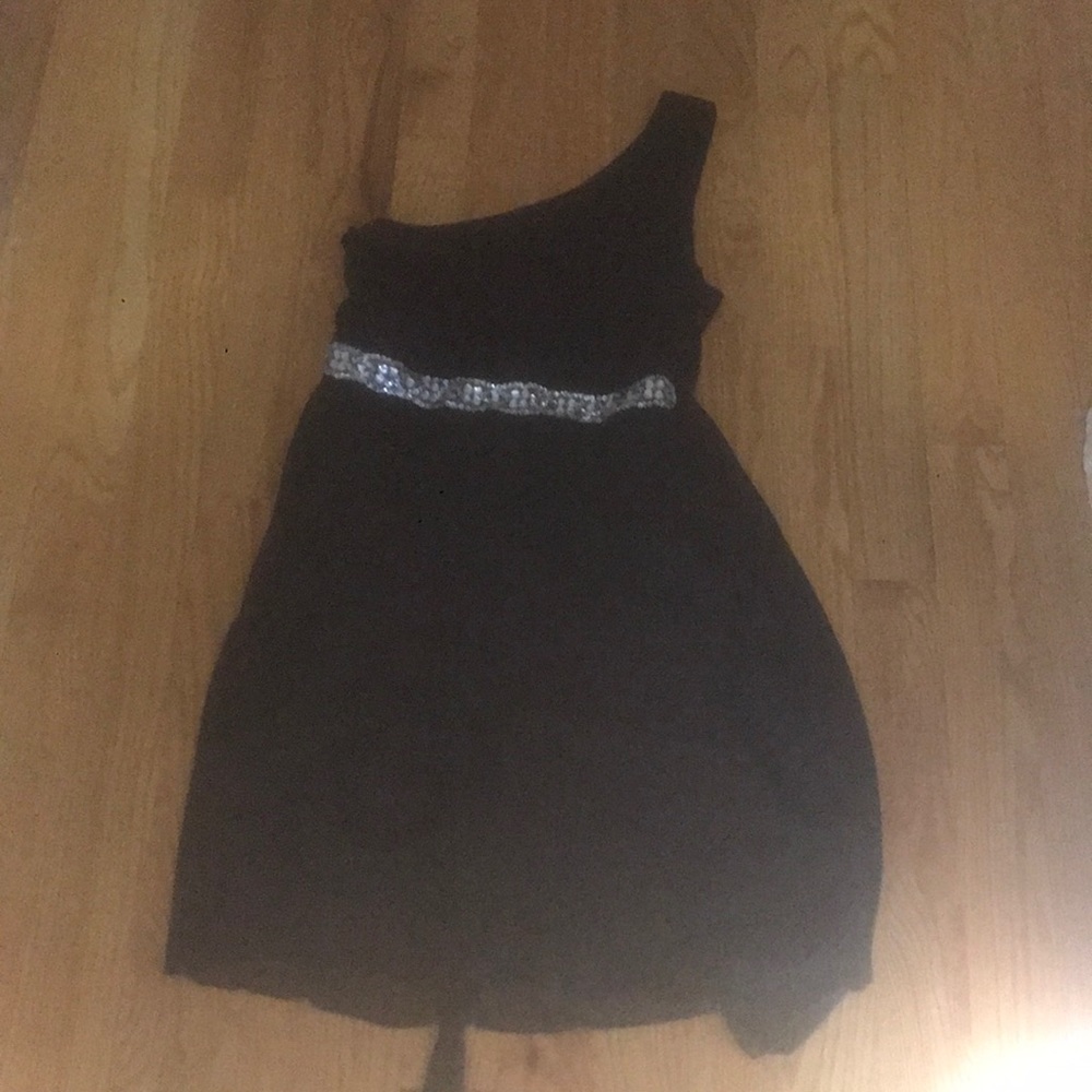 One shoulder, banded waist, midi dress.